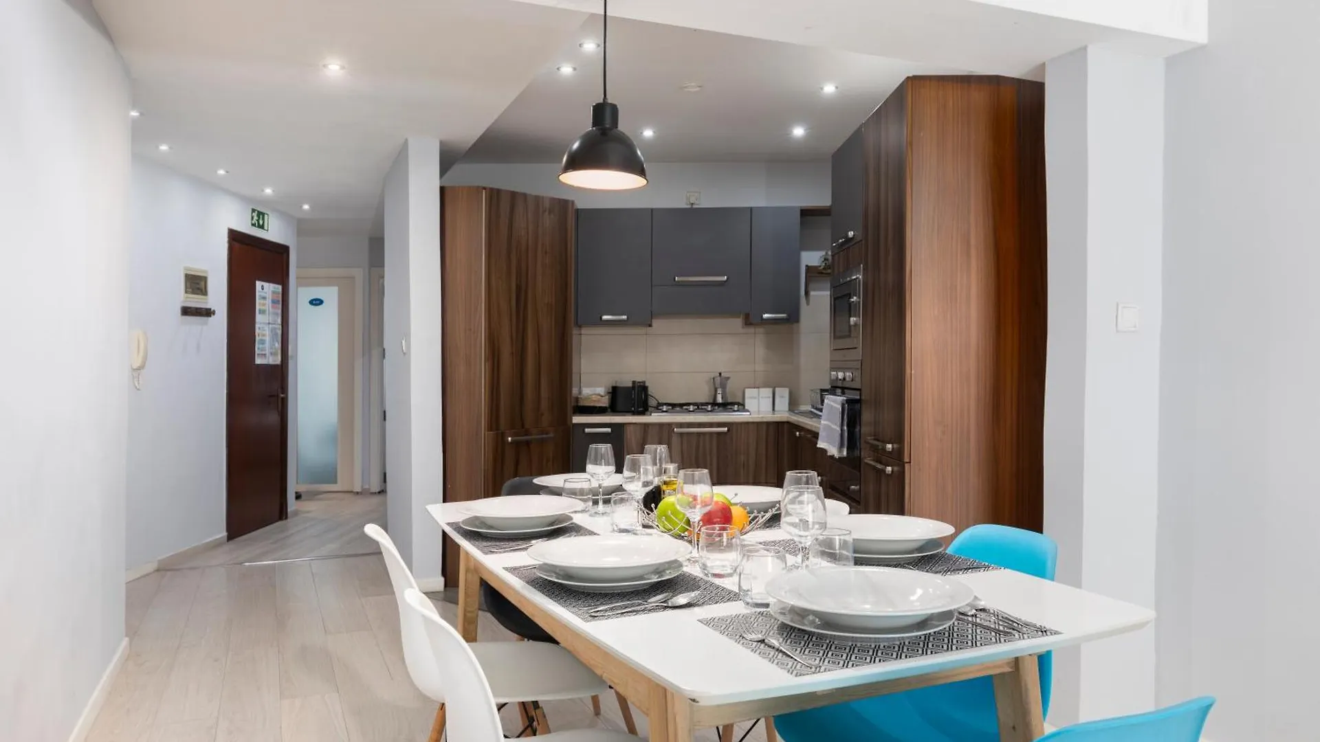 Modern 3 Bedroom & 3 Bathroom Apartment - Near Balluta Bay San Giuliano 0*,  Malta