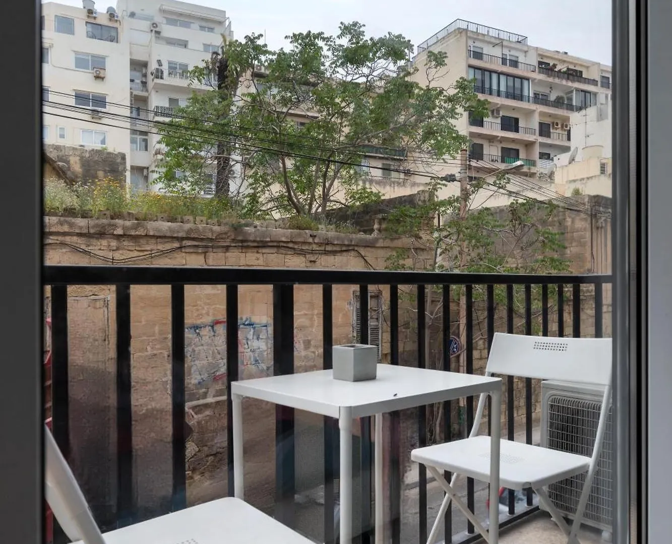 Modern 3 Bedroom & 3 Bathroom Apartment - Near Balluta Bay San Giuliano