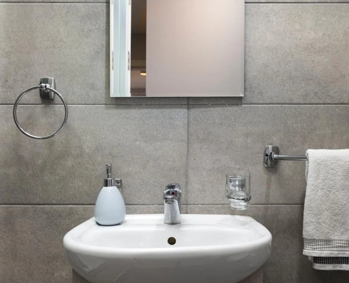 Modern 3 Bedroom & 3 Bathroom Apartment - Near Balluta Bay San Giuliano
