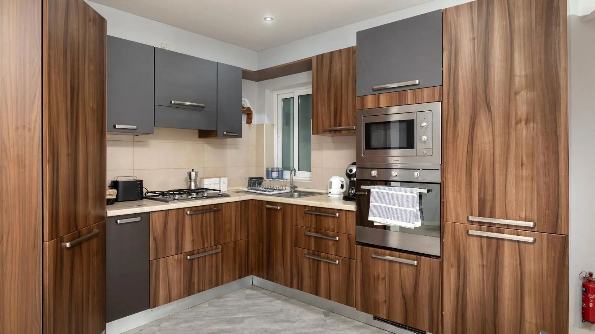 Modern 3 Bedroom & 3 Bathroom Apartment - Near Balluta Bay San Giuliano
