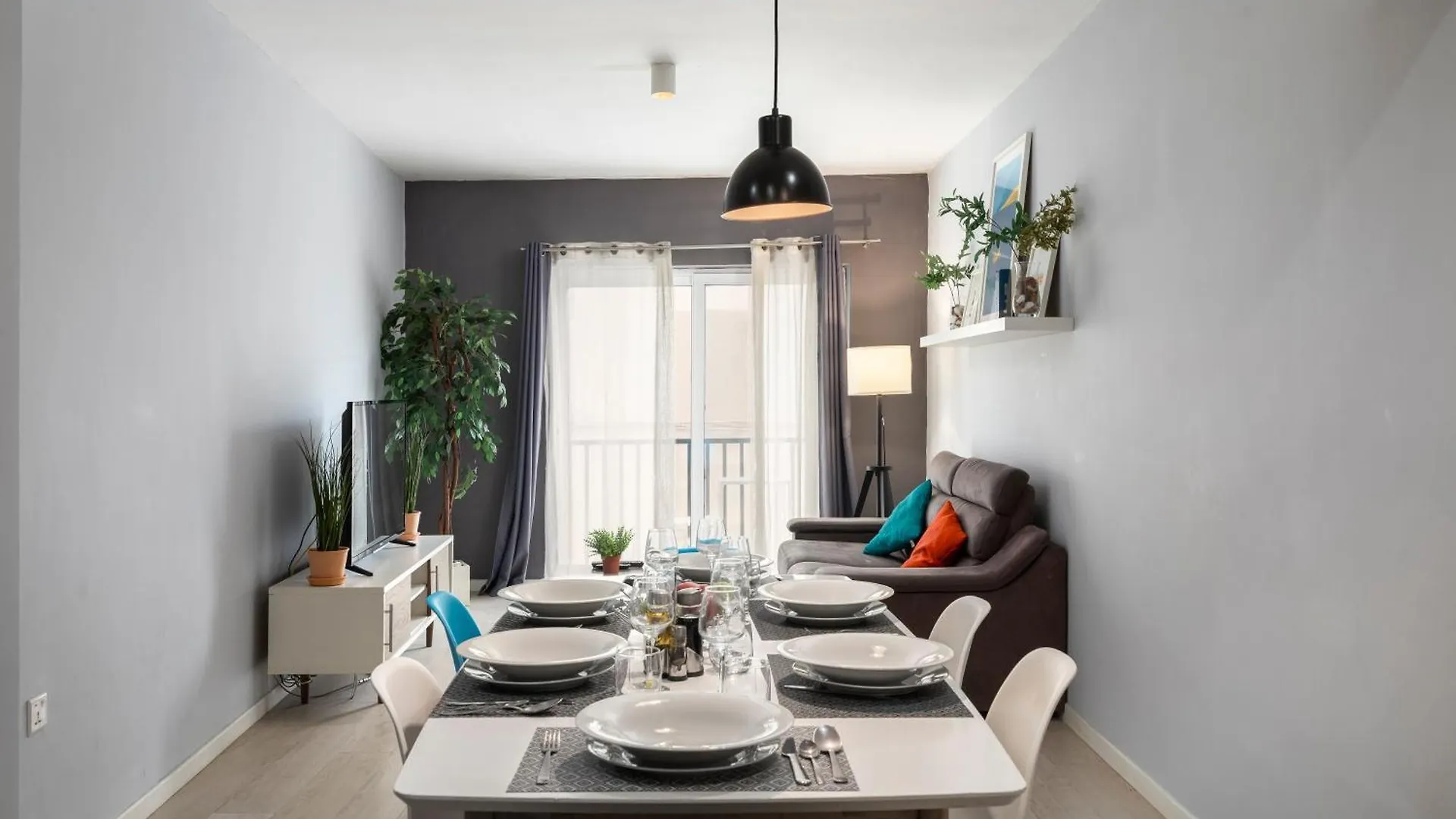 Modern 3 Bedroom & 3 Bathroom Apartment - Near Balluta Bay San Giuliano