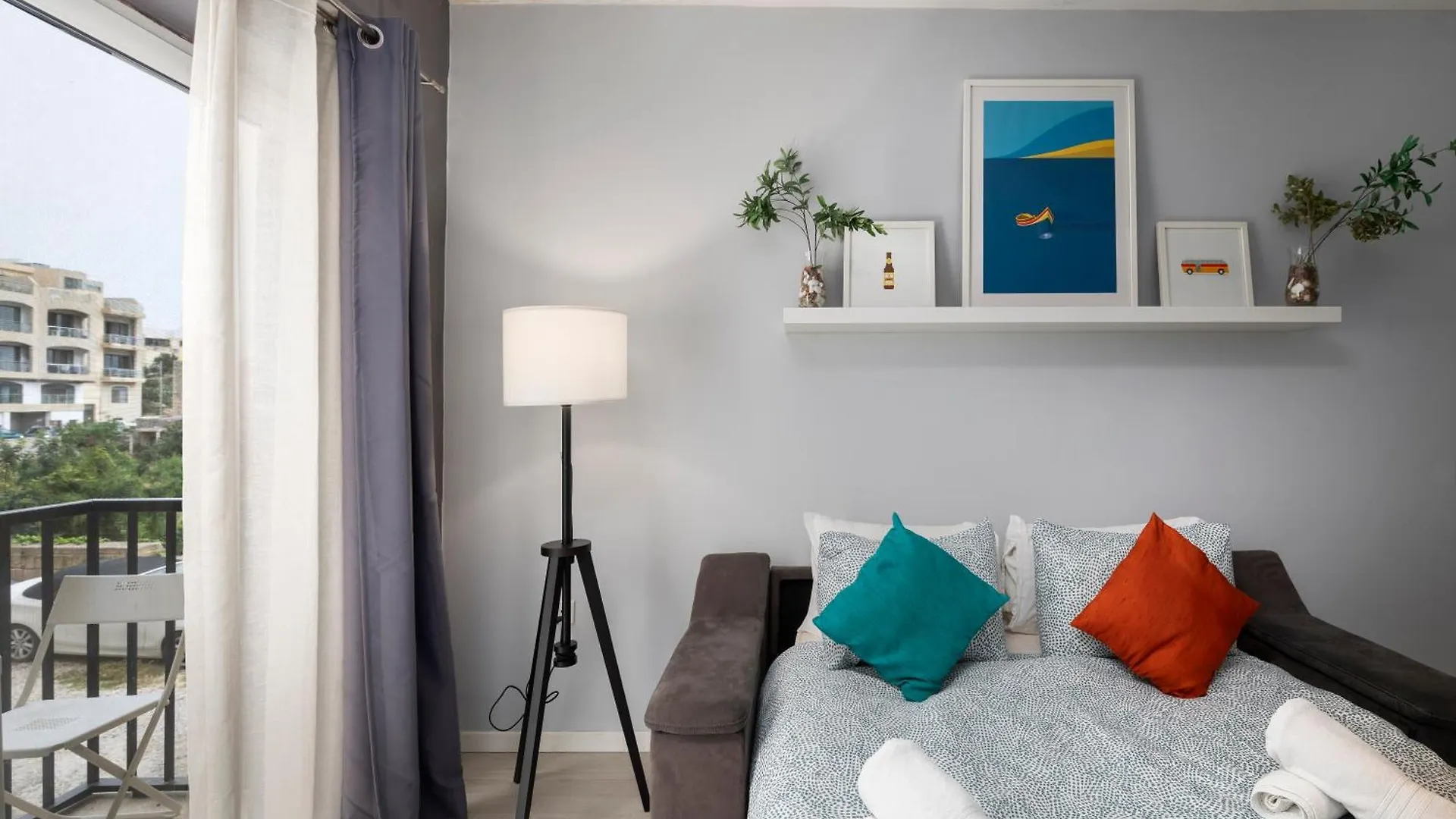 Modern 3 Bedroom & 3 Bathroom Apartment - Near Balluta Bay San Giuliano