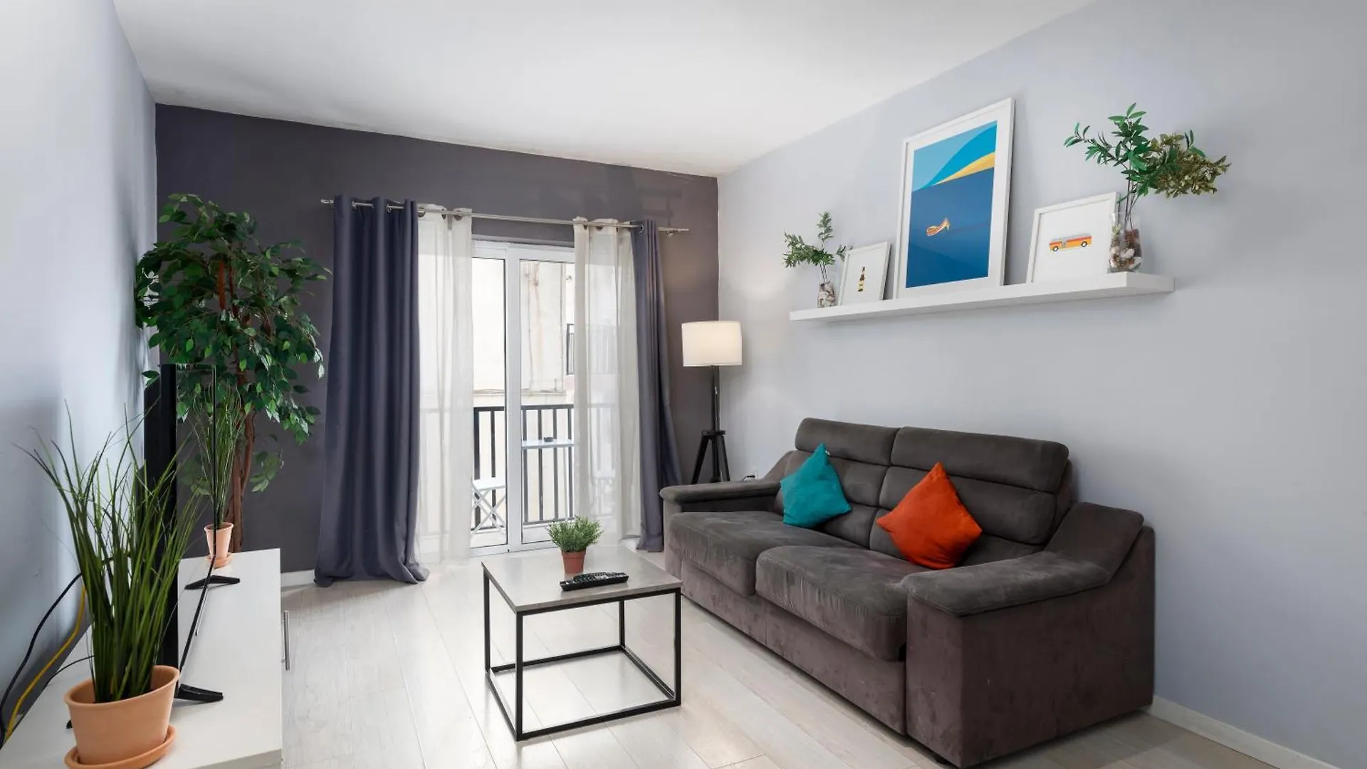 Modern 3 Bedroom & 3 Bathroom Apartment - Near Balluta Bay San Giuliano